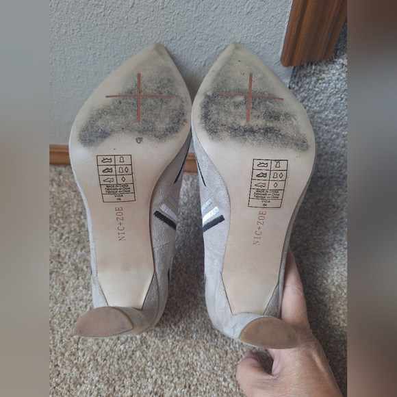 Nic + Zoe Vida Gray Suede Pointed Toe Pump Embroidred Geometric Size 7M - Picture 9 of 9